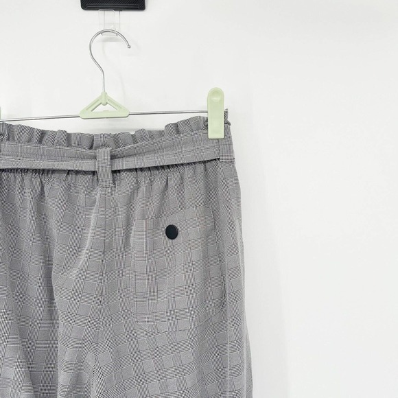 Athleta‎ Skyline Plaid Paperbag Pants Size 2 Gray High Rise Tapered Belted Waist - Picture 4 of 11